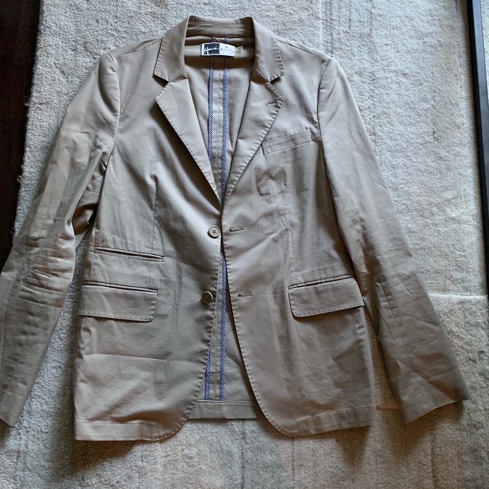 Howe tan blazer size 36.